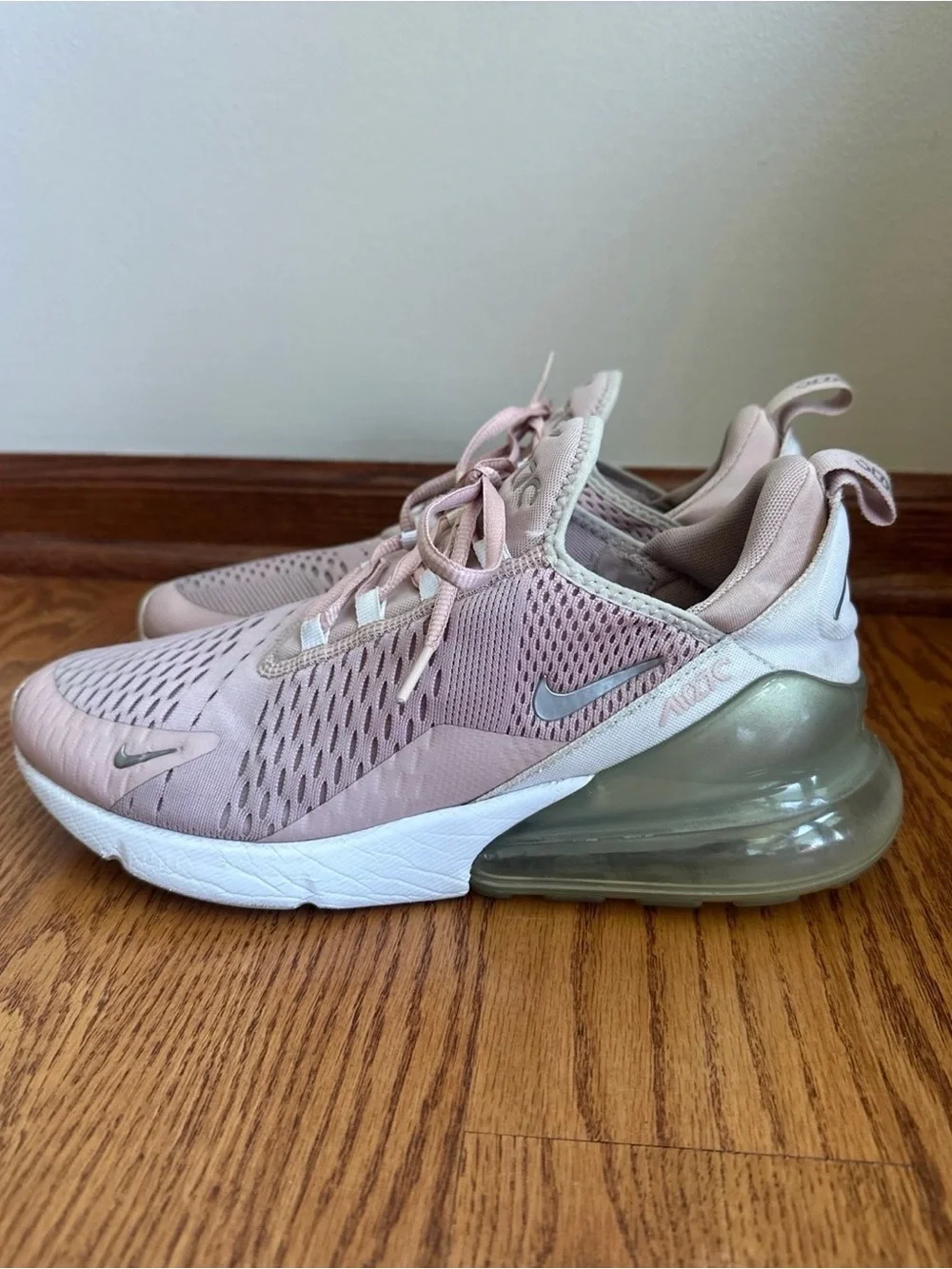 Nike Air Max 270 Shoes Womens Size 11 Pink